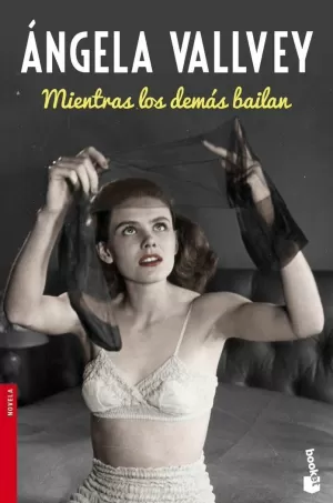 MIENTRAS LOS DEMÁS BAILAN