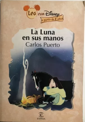 LA LUNA EN SUS MANOS