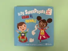 ¡LOS SUPERPEQUES USAN EL ORINAL!